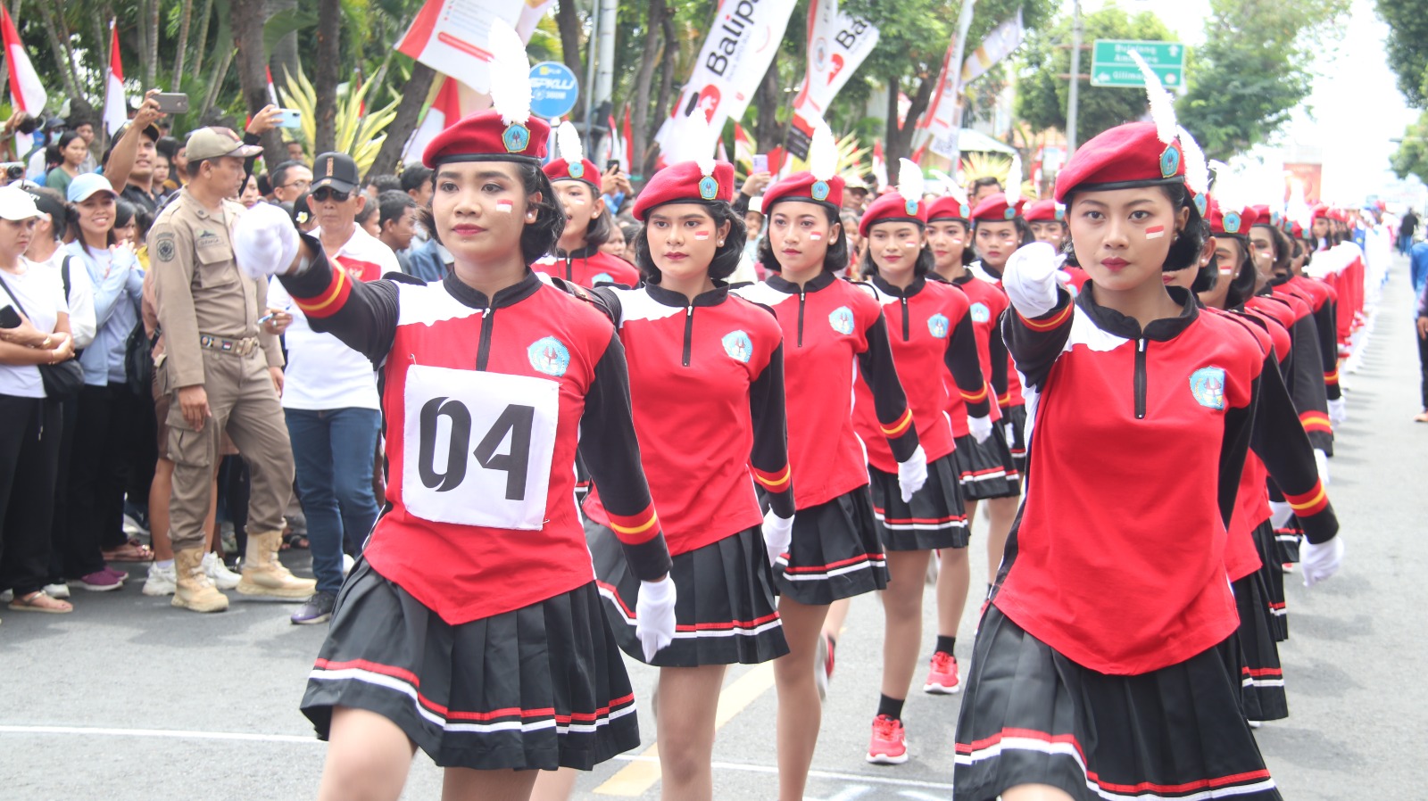 26 Peserta Semarakkan Gerak Jalan 17 Km Putri di Buleleng