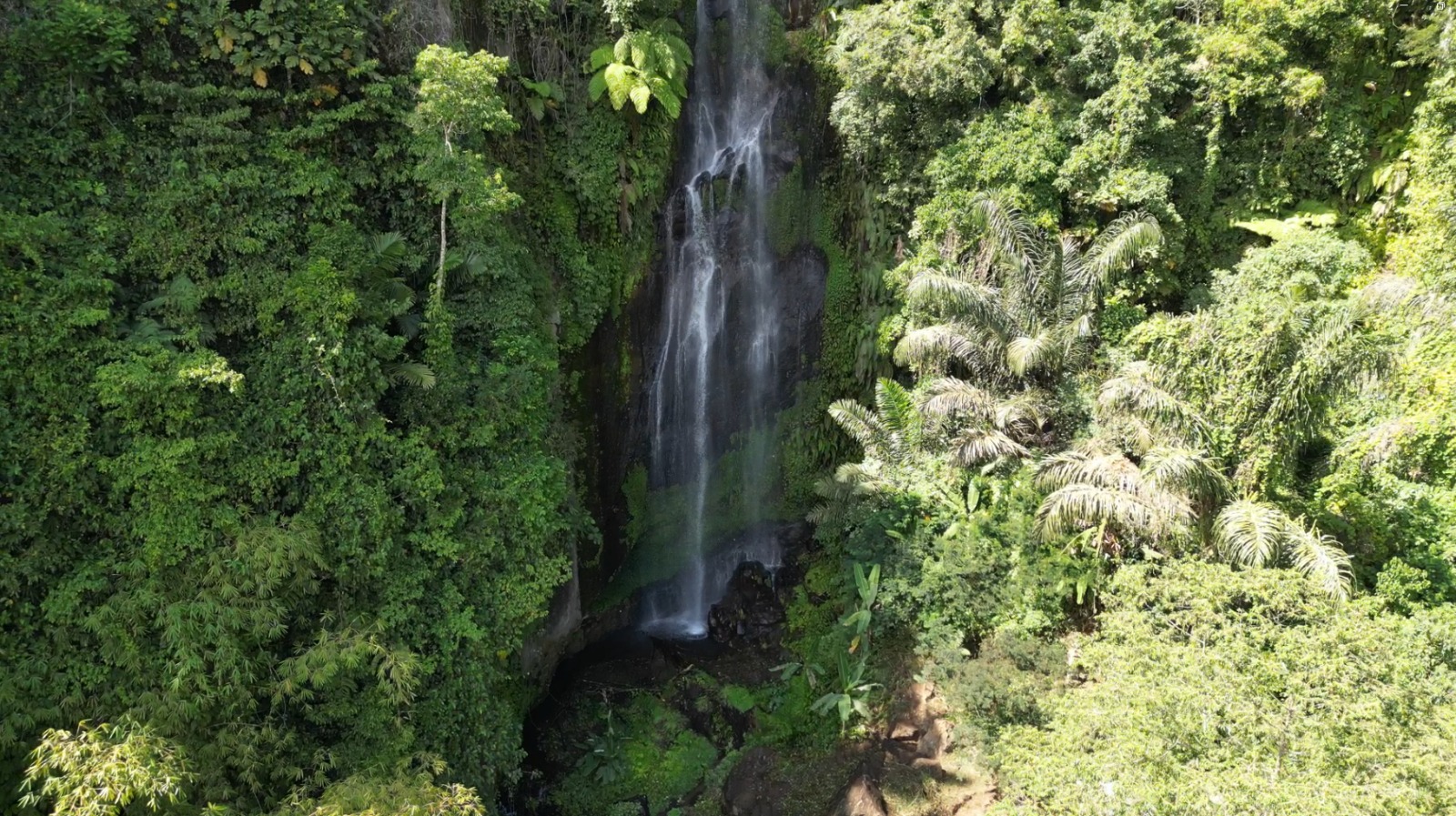 Air Terjun Bengbengan, Surga Tersembunyi di Lemukih