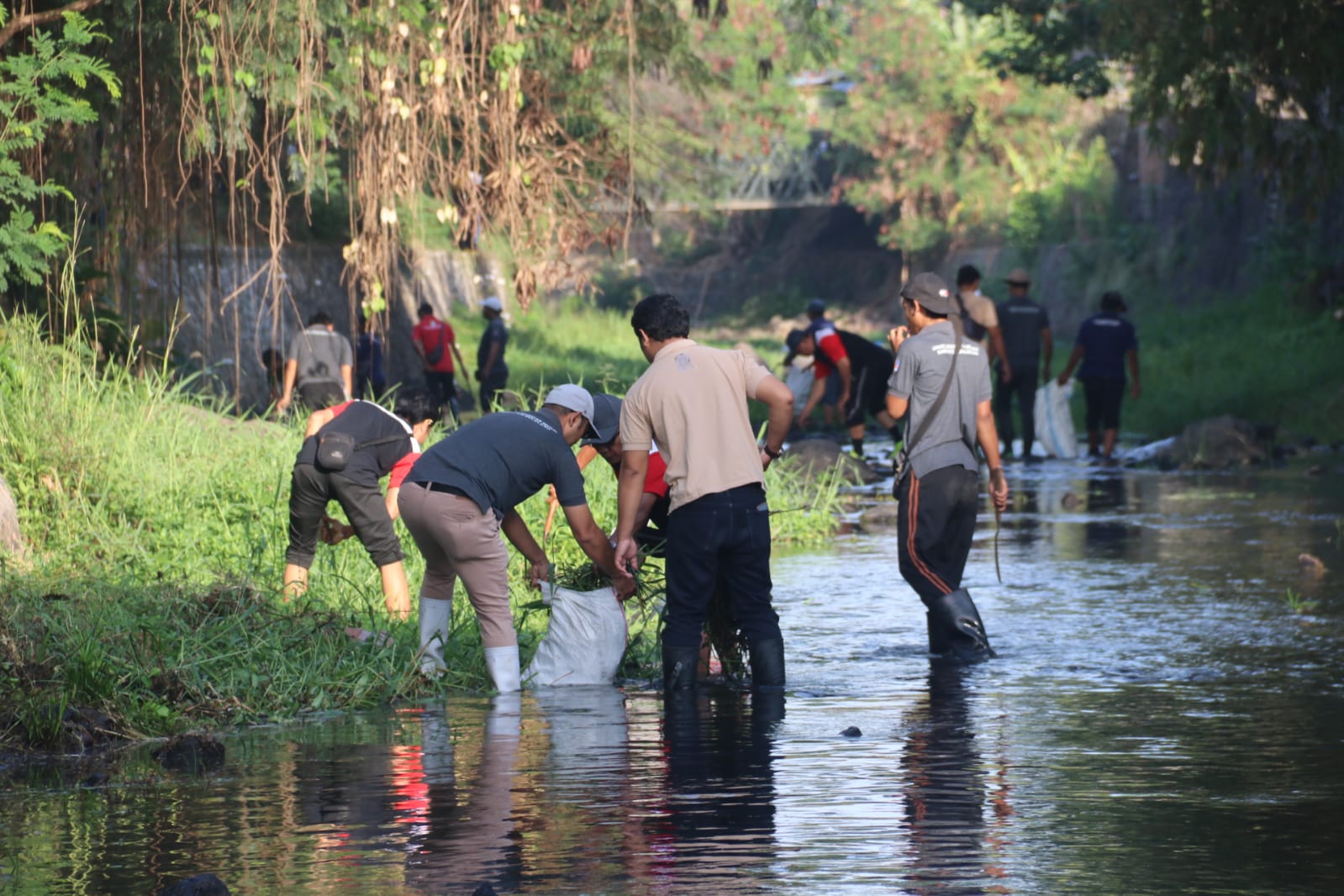 Aksi Buleleng Kali Bersih Warnai Peringatan World Cleanup Day