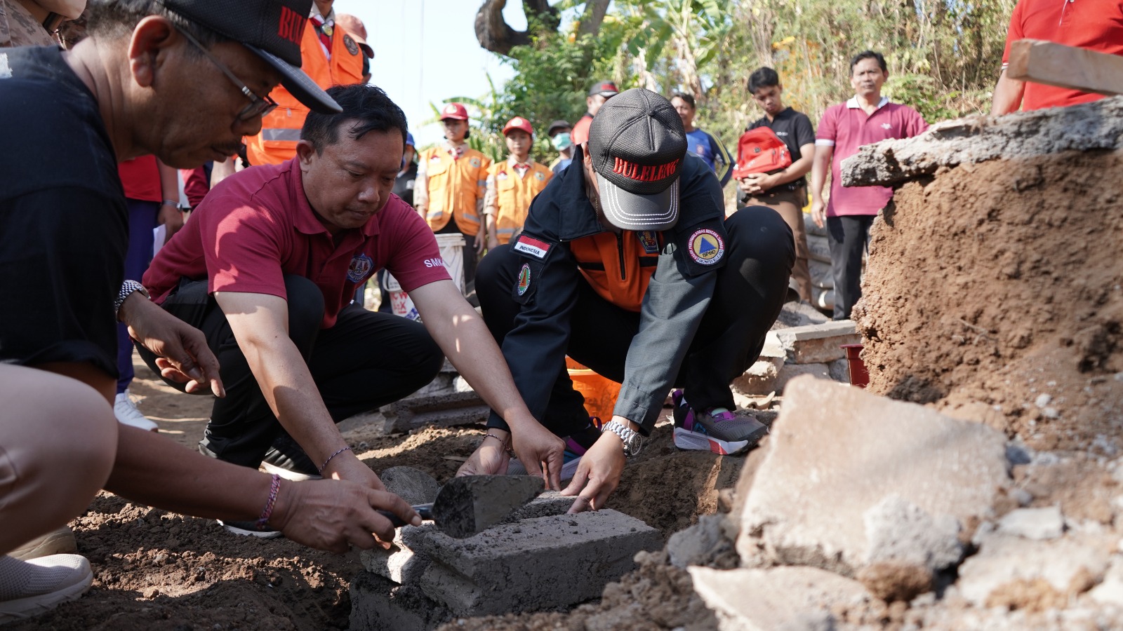 Bantu Selesaikan Kemiskinan Ekstrem, Gerakan Pramuka Buleleng Lakukan Bedah Rumah