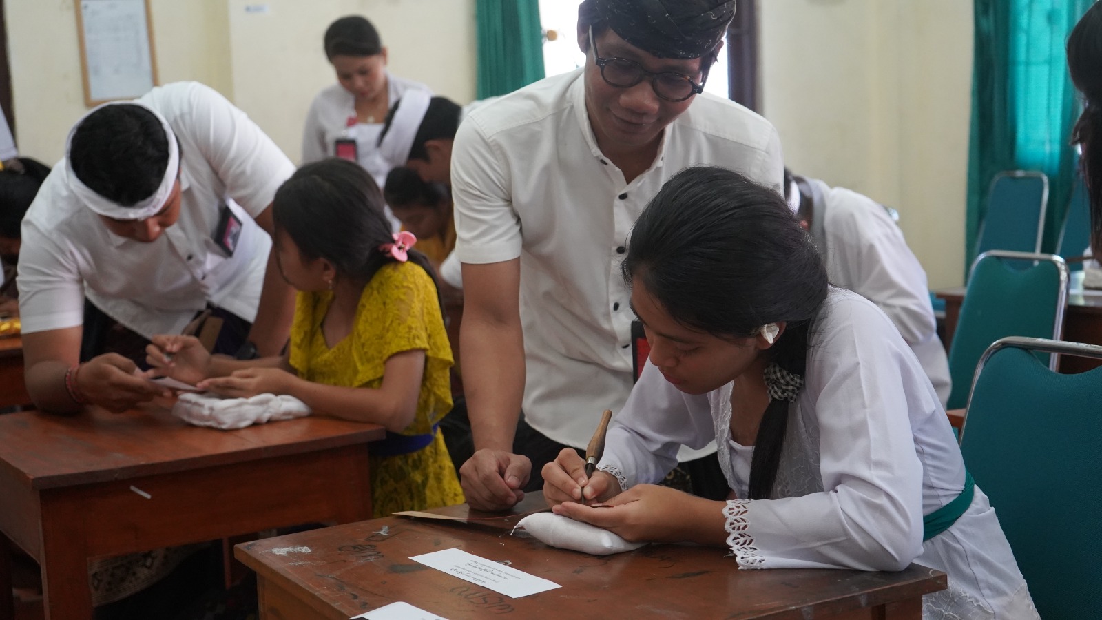 Belasan Anak Berkebutuhan Khusus Ikuti Workshop Menulis Lontar