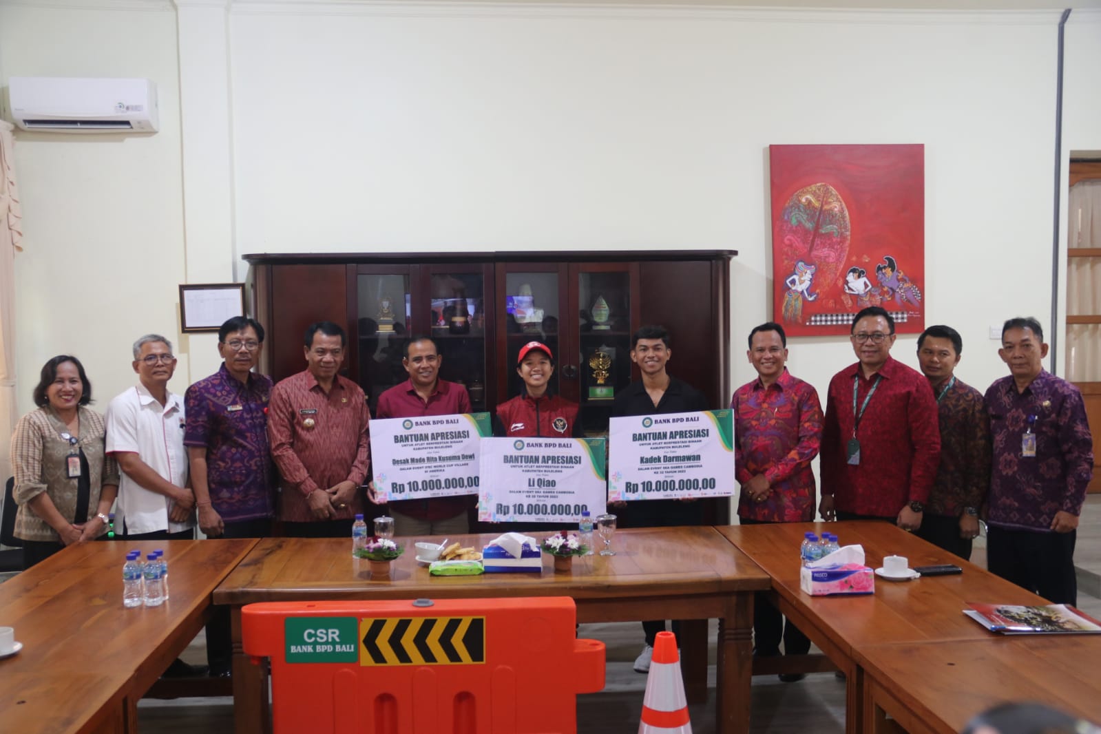 BPD Bali Berikan CSR Kepada Atlet Internasional Berprestasi Asal Buleleng