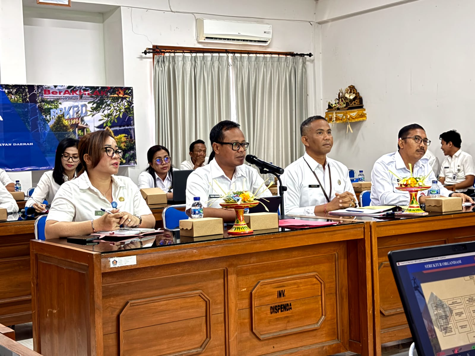 BPKPD dan DPMPTSP Kabupaten Buleleng Ikuti Evaluasi Zona Integritas 2024 Secara Virtual