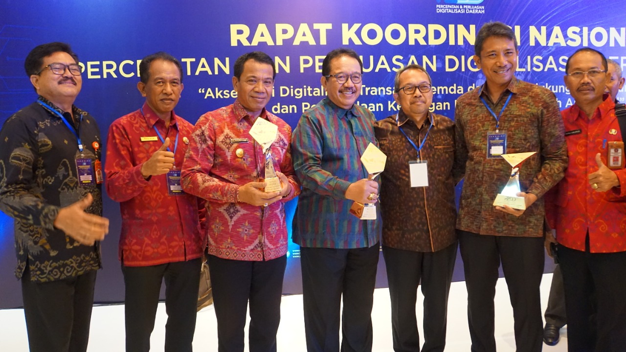 Buleleng Raih Penghargaan TP2DD Kabupaten Terbaik Tahun 2022 Wilayah Jawa-Bali