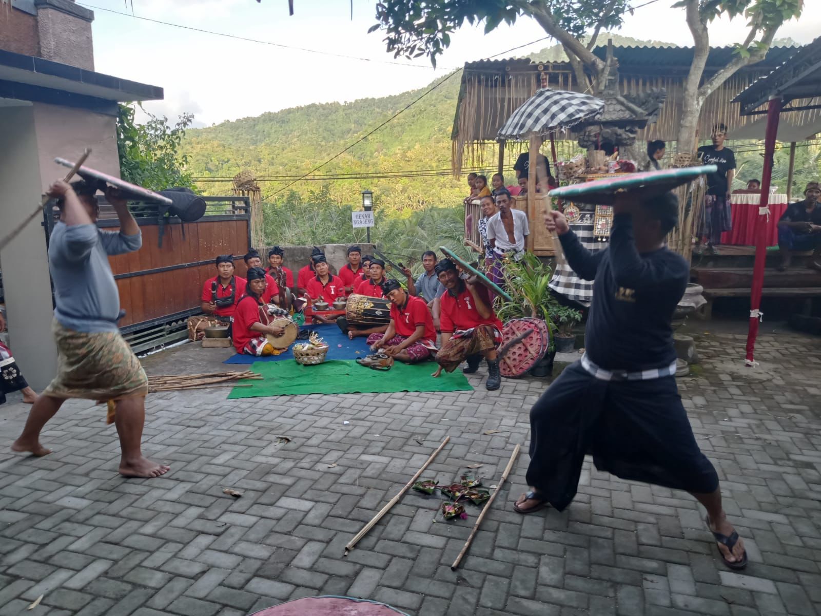 Gebug Ende, Tradisi Desa Patas untuk Memohon Hujan