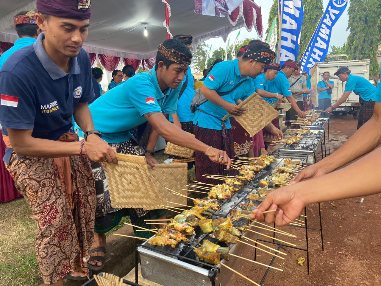 Gemar Makan Ikan Warnai Puncak HUT Kota Singaraja ke-419