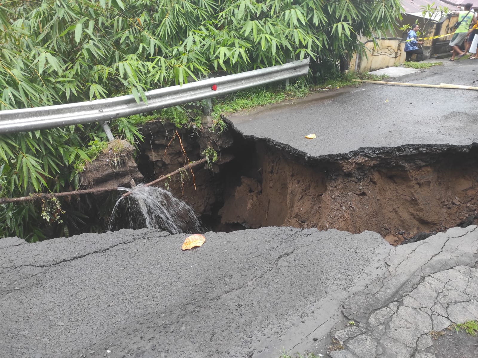 Jalan Lingkungan Bakung-Sukasada Jebol, PUTR Buleleng Amankan Akses