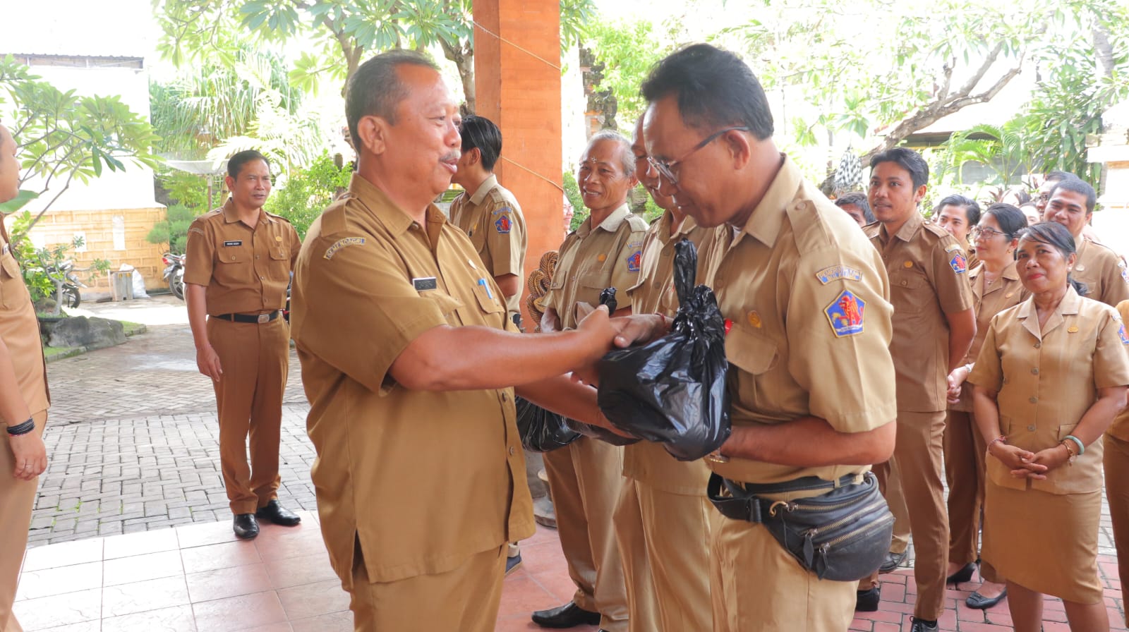 Menabung Sampah Menjadi Buah Lokal, Program Kreatif Dispar Buleleng