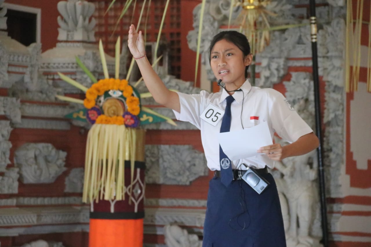 Meriahkan Bulan Bung Karno, STKIP Agama Hindu Singaraja Gelar Lomba Cipta Baca Puisi