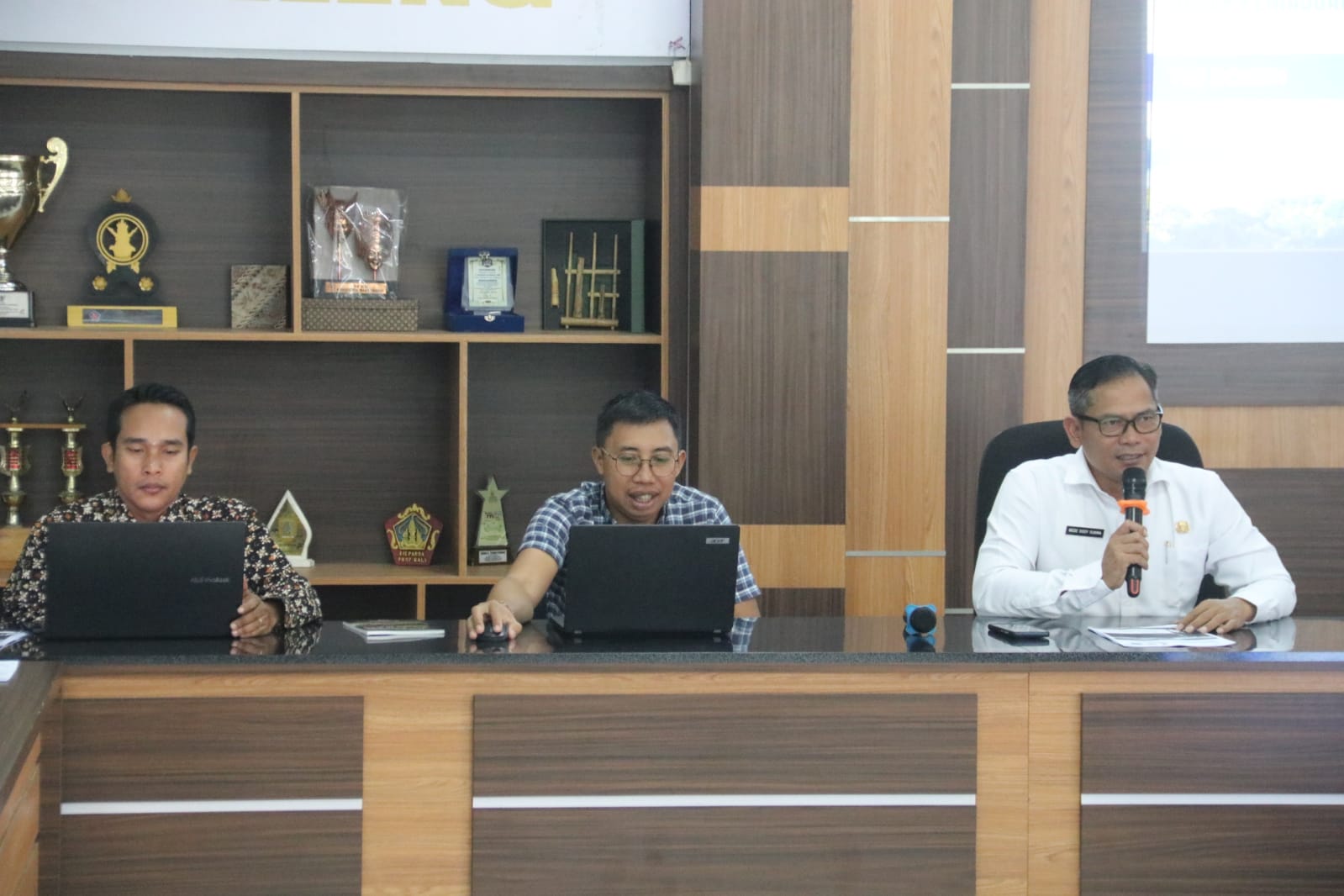 Pelestarian Budaya Lokal: Dinas Pariwisata Buleleng Gelar FGD untuk Pengembangan 10 Obyek Budaya