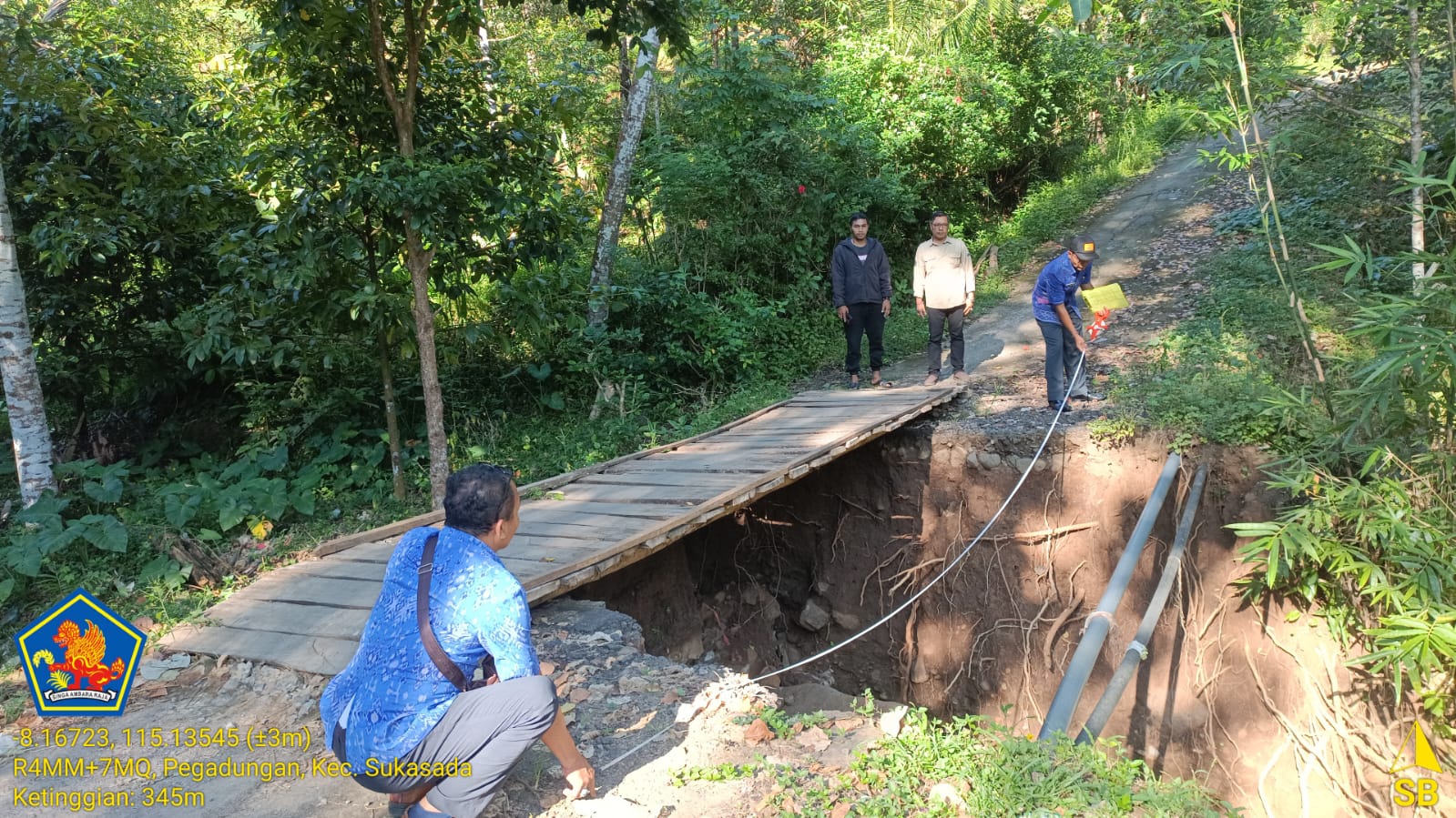 Pemkab Buleleng Segera Perbaiki Jembatan dan Jalan Rusak di Desa Pegadungan