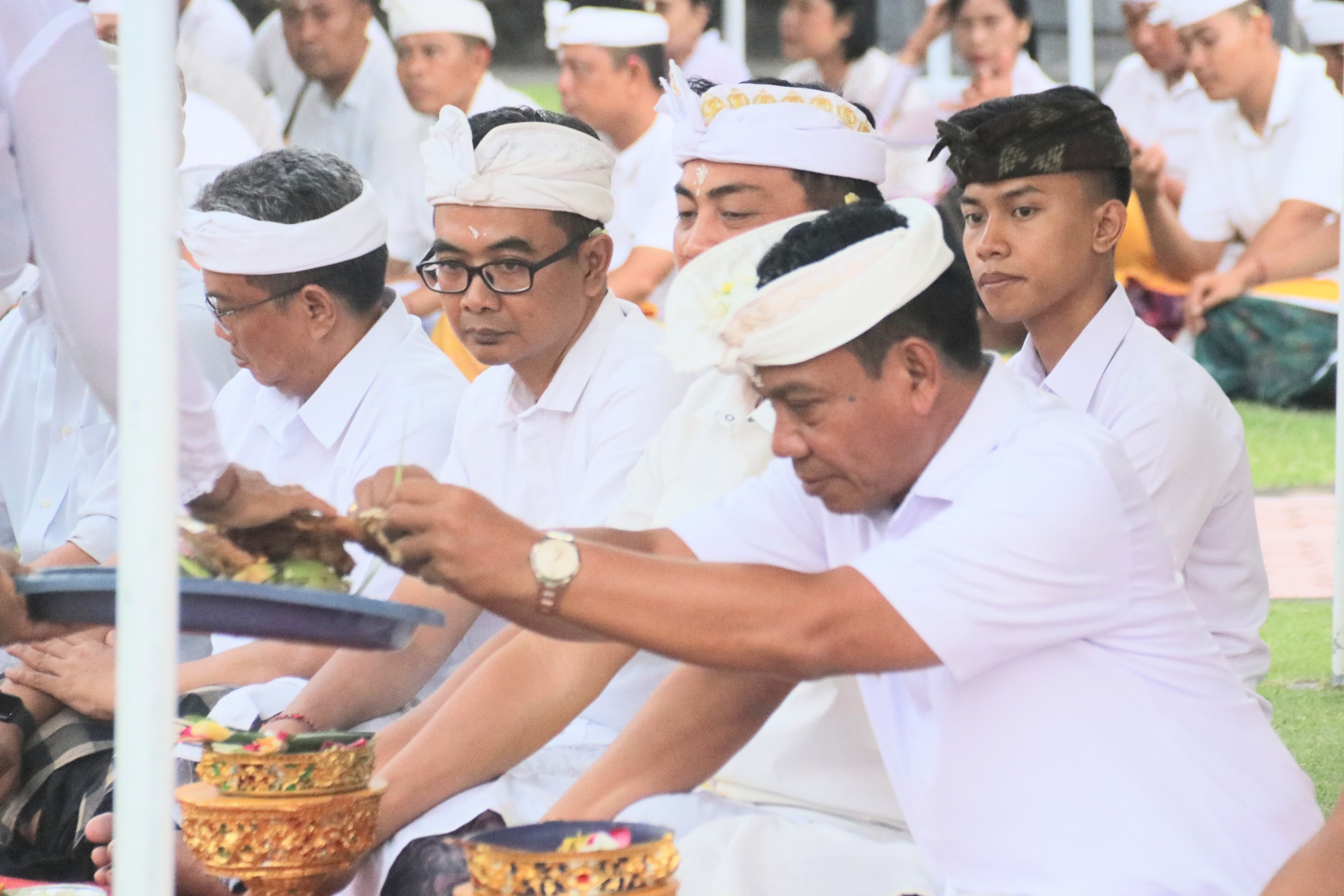 PJ Bupati Buleleng Ajak Masyarakat Mendoakan Kelancaran Pemilu 2024