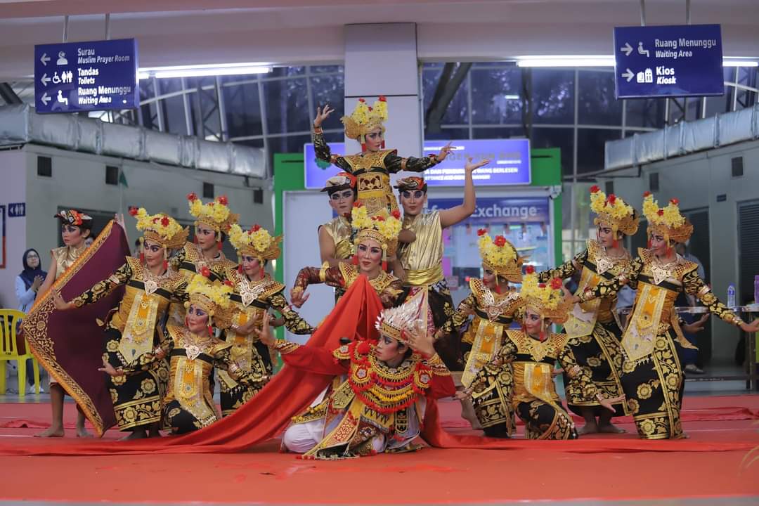 Santhi Budaya Wakil Bali dalam Festival Seni Internasional Pesta Gendang Nusantara