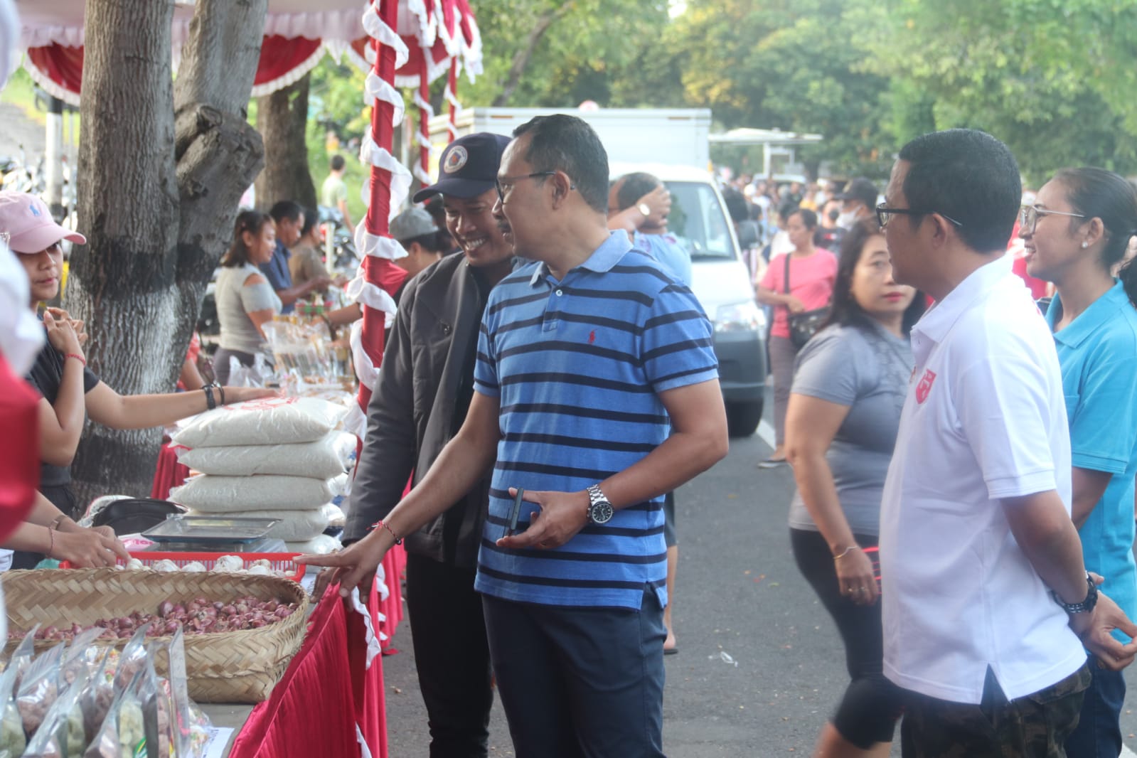 Sekda Suyasa: Gelar Pangan Lokal dan Pasar Murah diharapkan Mampu Memenuhi Kebutuhan Jelang Hari Raya