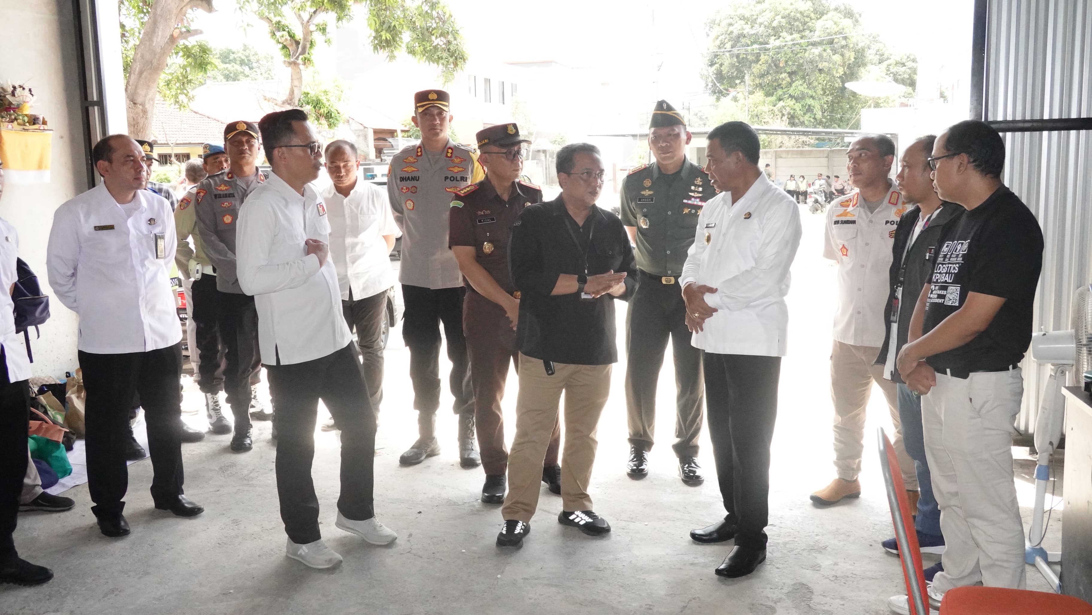 Tinjau Pelipatan Suara di Buleleng, Pj Lihadnyana Harap Pemilu Junjung Tinggi Menyama Braya